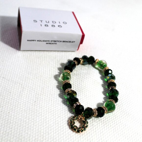 NIB Avon Happy Holidays Stretch Bracelet ~ Wreath ~ Green Glass Beads - Picture 3 of 5